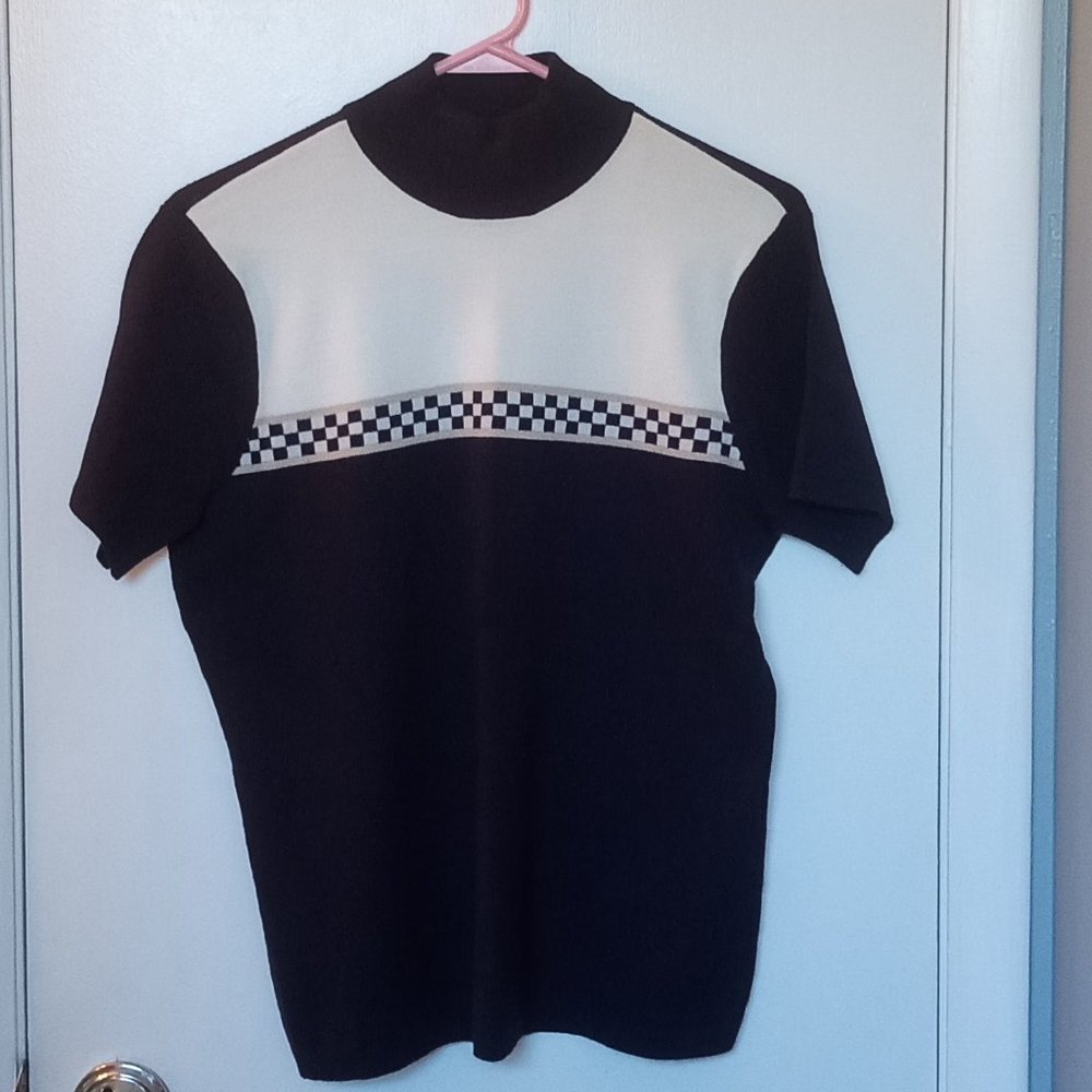 Emma James women's black and white checkered medium sweater top Short sleeves
